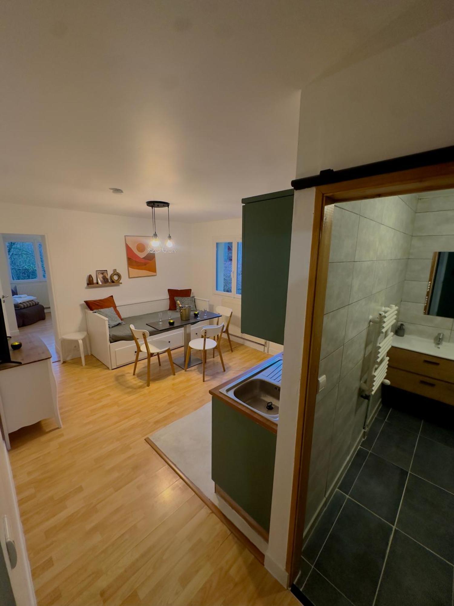 Appartement Chloe Du Lac Montferrat  外观 照片