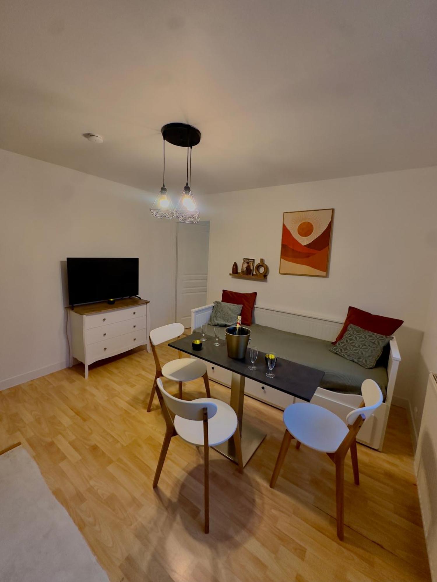 Appartement Chloe Du Lac Montferrat  外观 照片