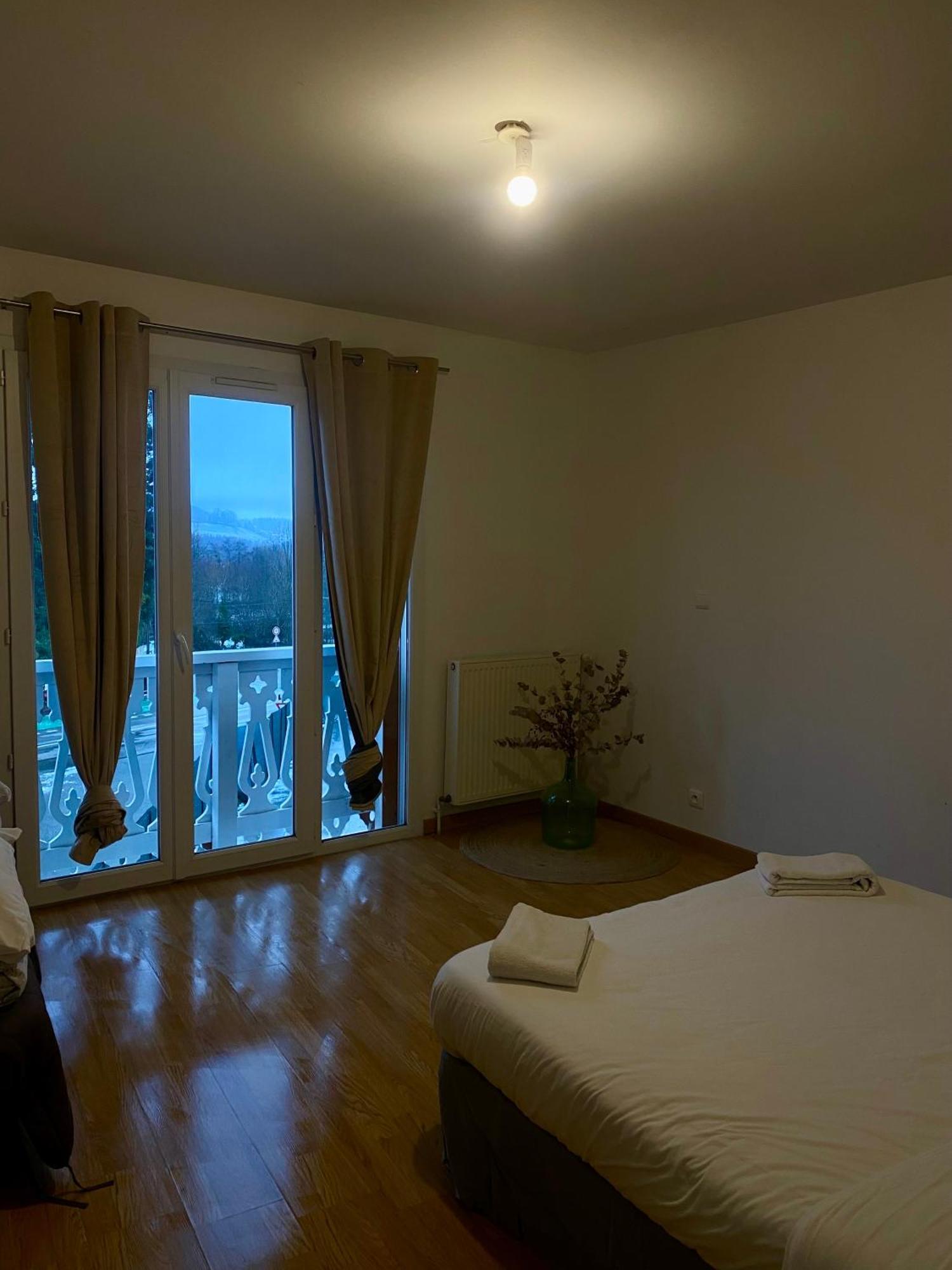 Appartement Chloe Du Lac Montferrat  外观 照片